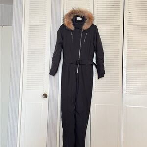 Stylish Black Jumpsuit with Fur Collar